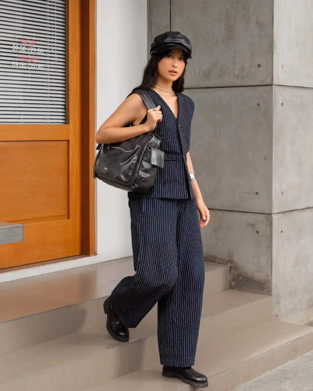 The Sophia Label - EVERYDAY CITY TOTE BAG IN OBSIDIAN GREY