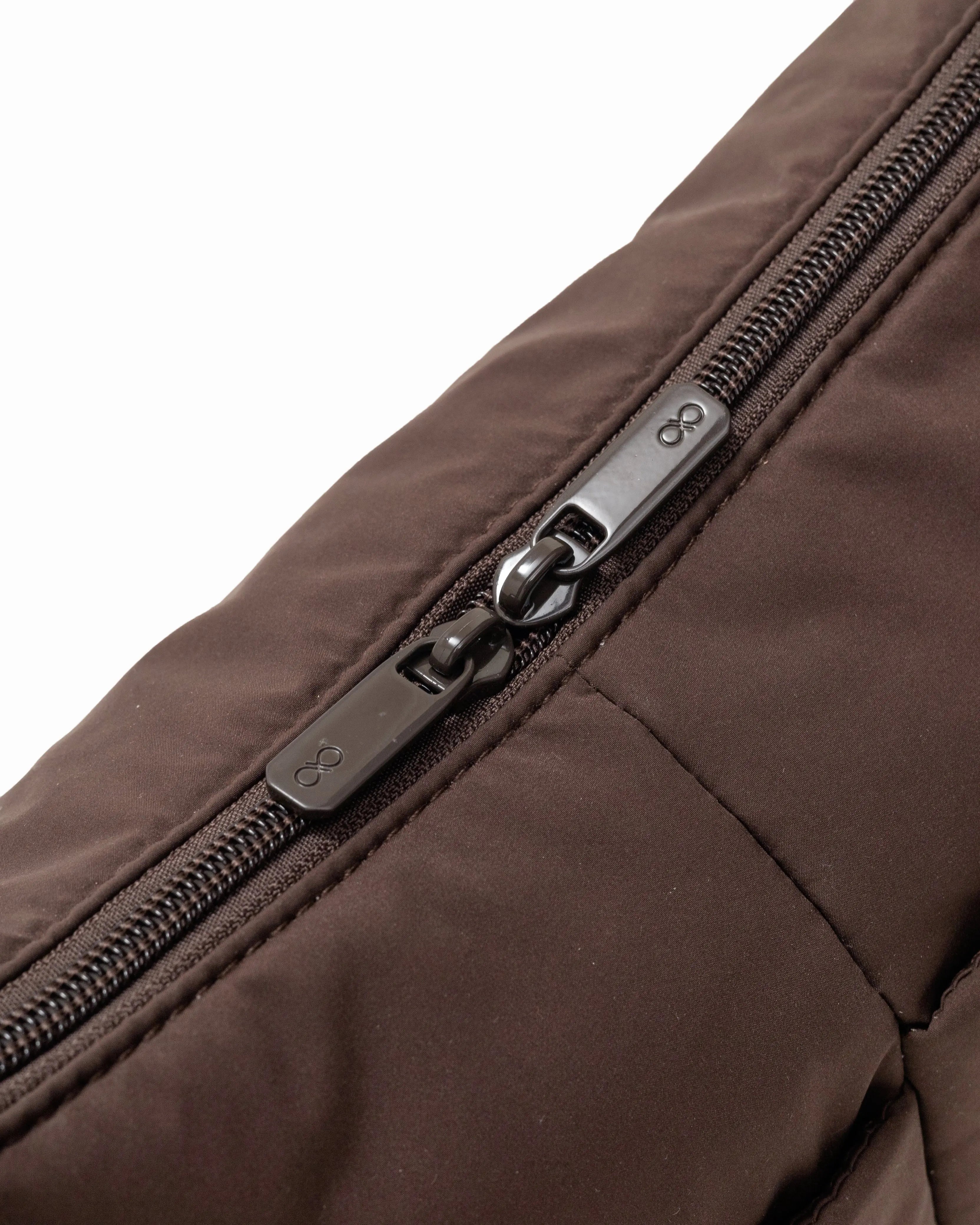 MINI SIGNATURE POCKET CROSSBODY BAG IN COSY LUXE CACAO