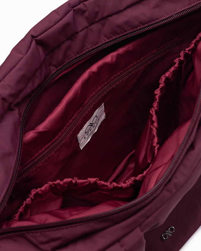 POSH TOTE BAG IN WINE
