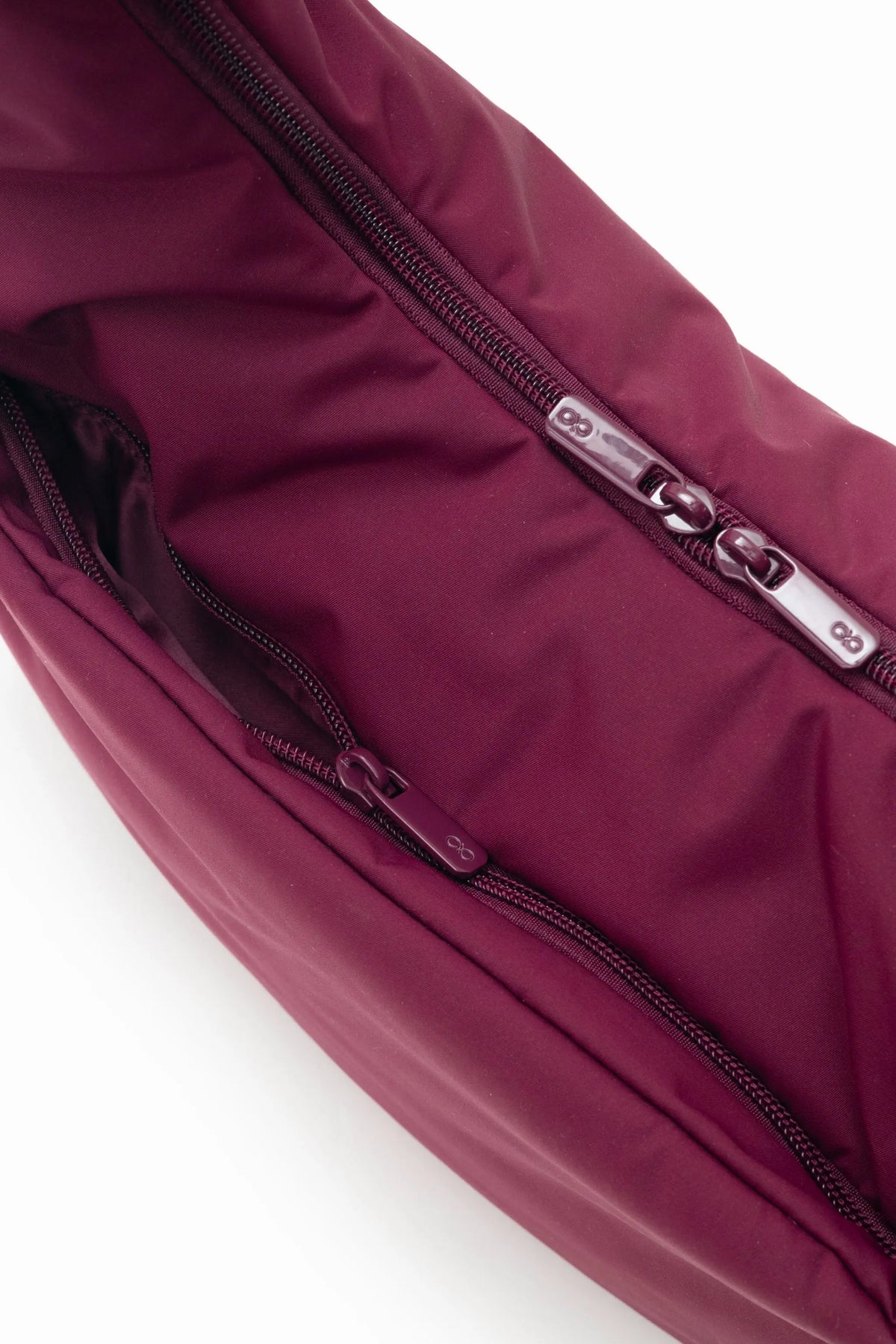 COSY LUXE L CRESCENT BAG 2.0 IN WINE