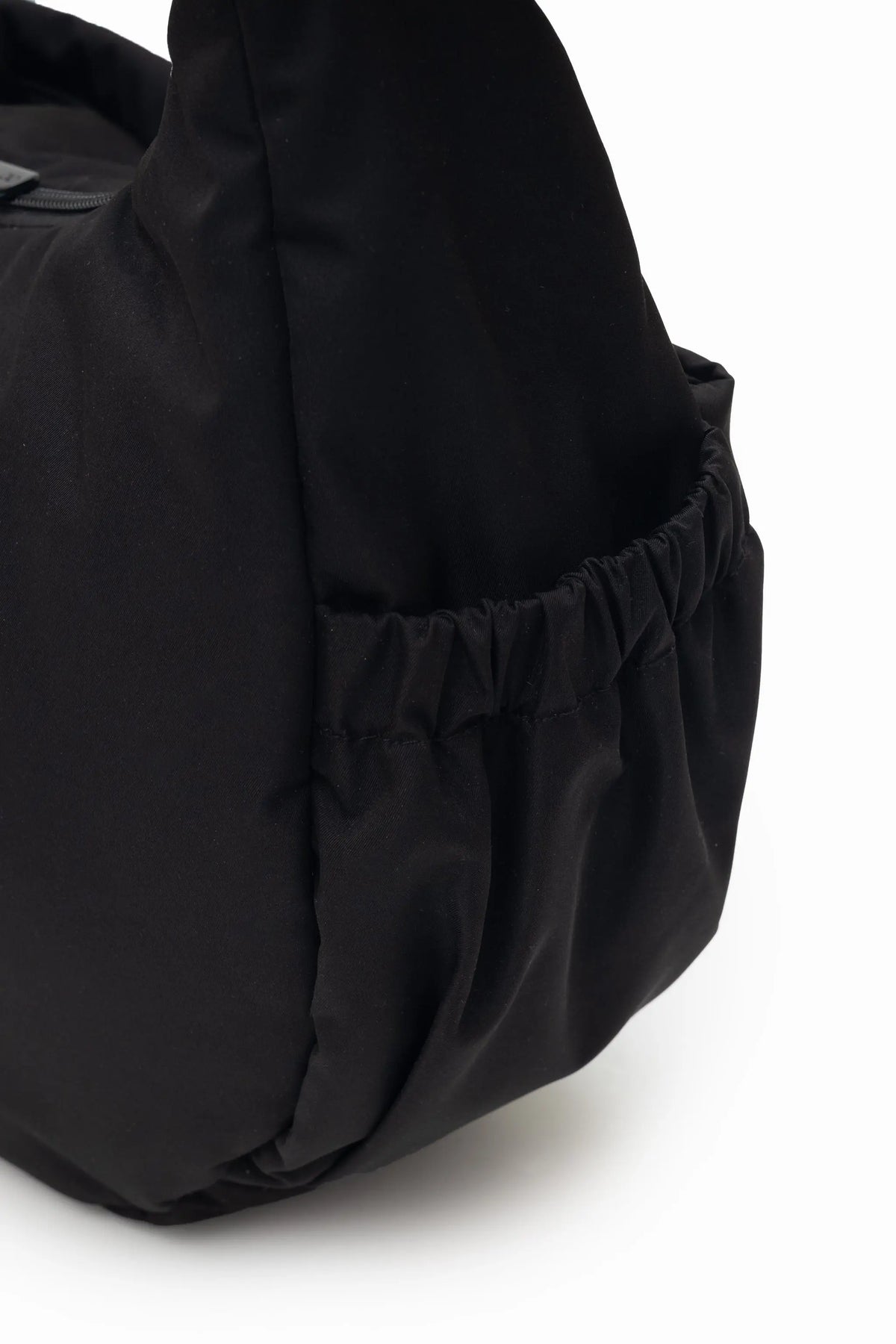 COSY LUXE L CRESCENT BAG 2.0 IN JET BLACK