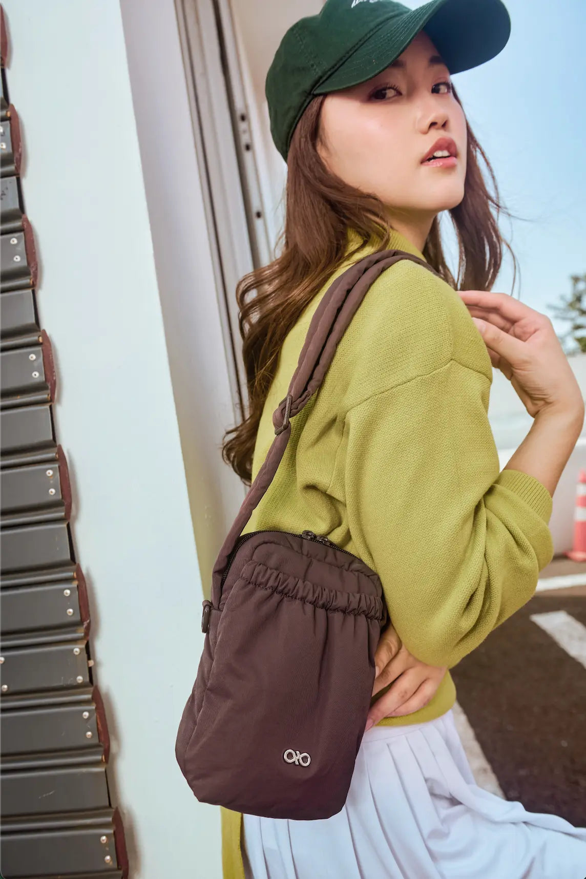 POSH SWIFT SLING IN CHOCO BROWN
