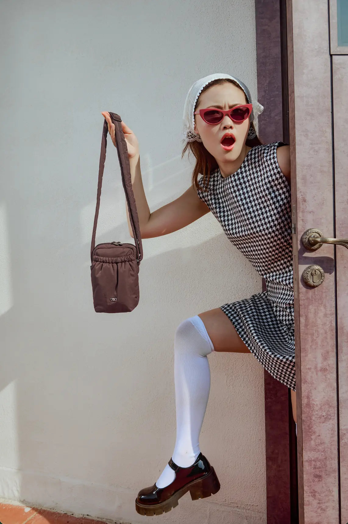 POSH SWIFT SLING IN CHOCO BROWN