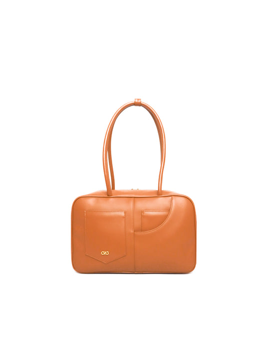 SIGNATURE POCKET M REI TOTE BAG IN CAMEL