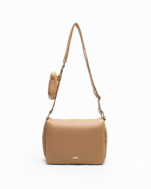 CUSHY SLING BAG IN LATTE