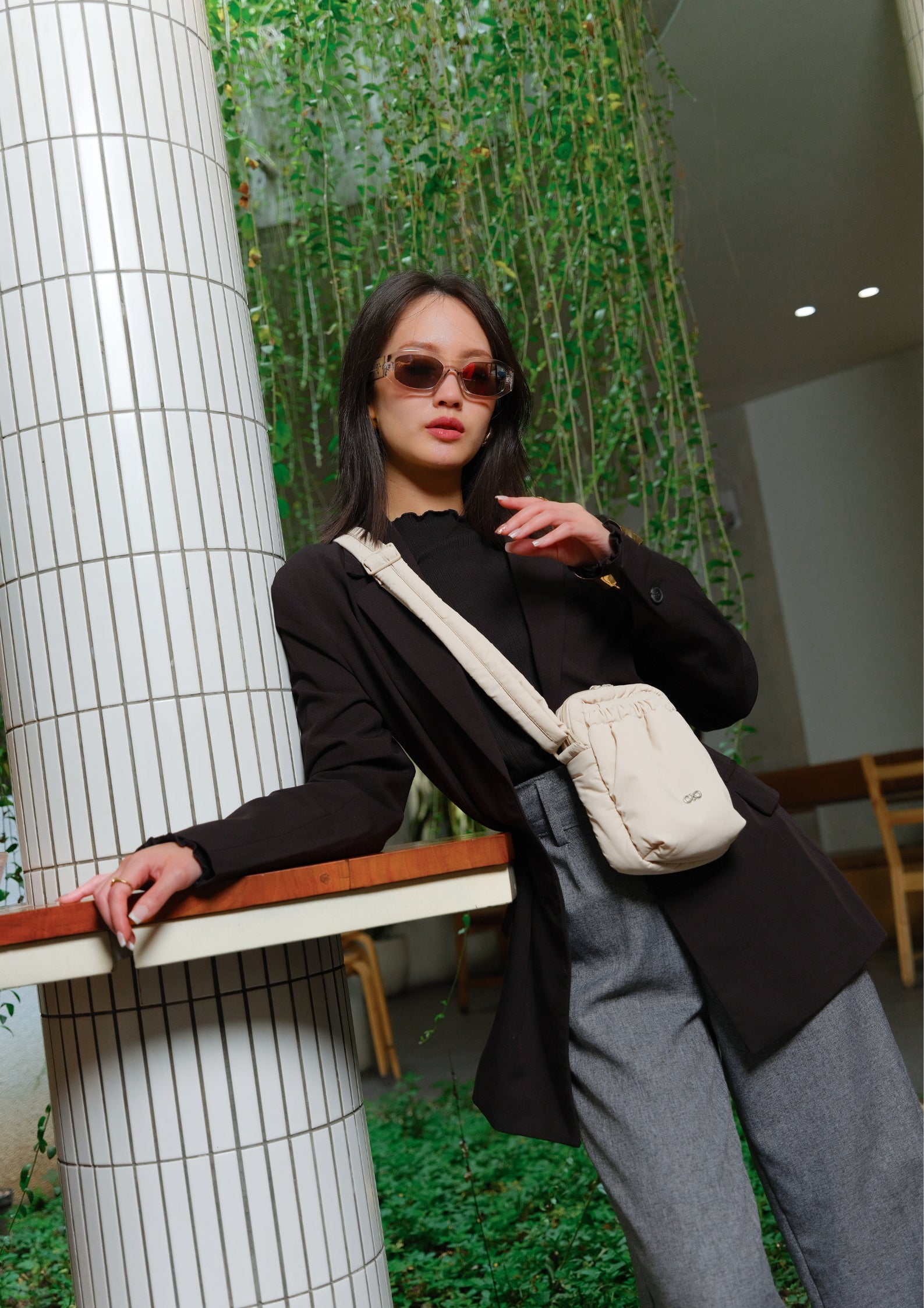 POSH SWIFT SLING IN CRÈME