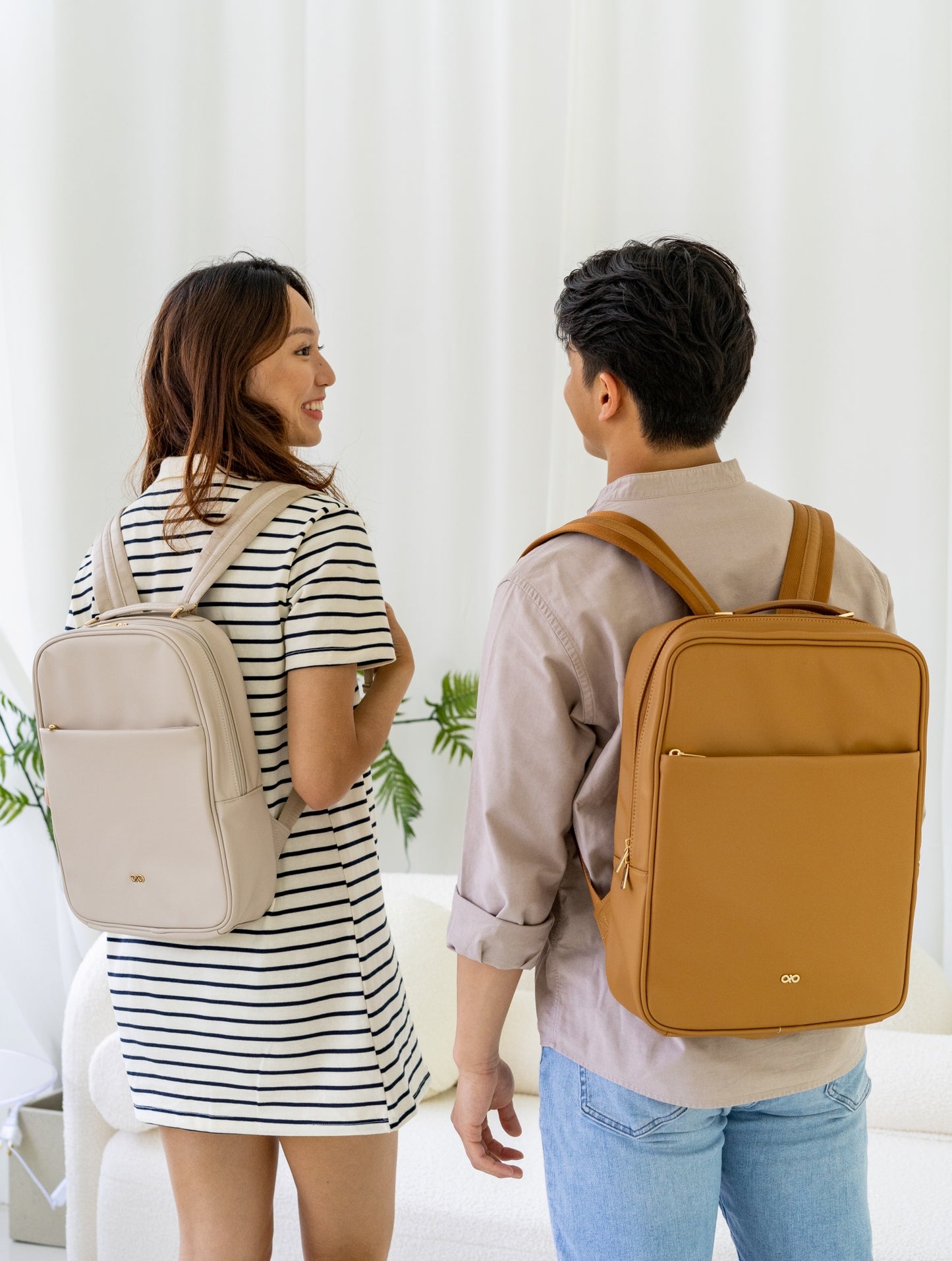 ANDERS MAGIC LAPTOP BACKPACK IN CAMEL