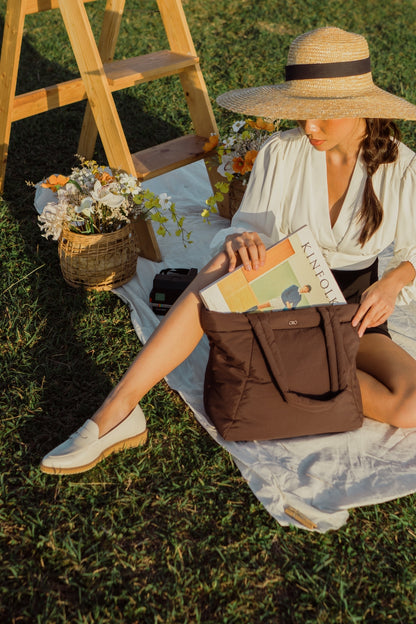 COSY PUFFY TOTE BAG IN CACAO