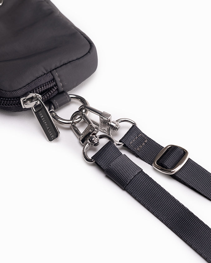 CARDHOLDER LANYARD IN GRAPHITE