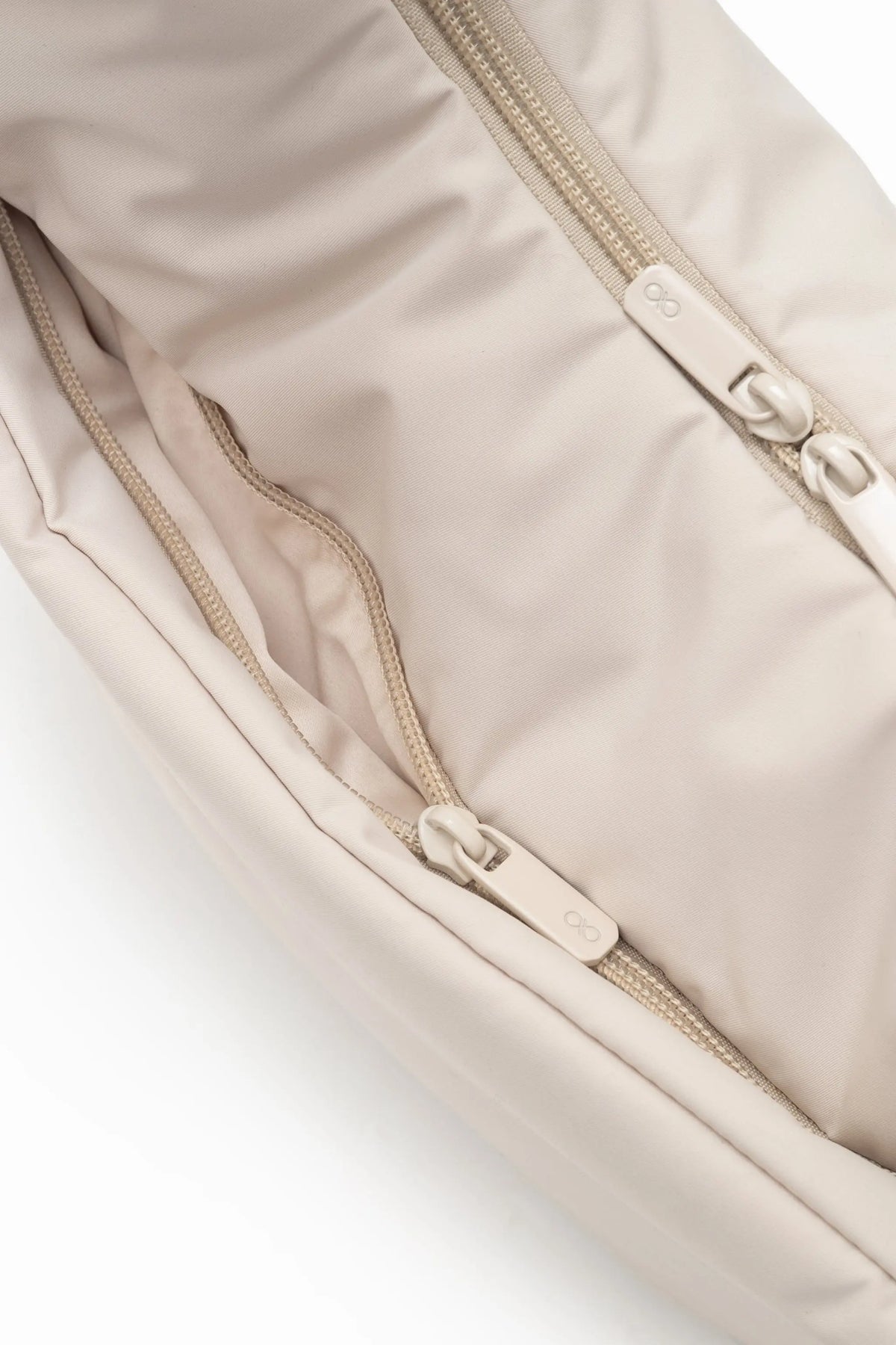 COSY LUXE L CRESCENT BAG 2.0 IN OAT 