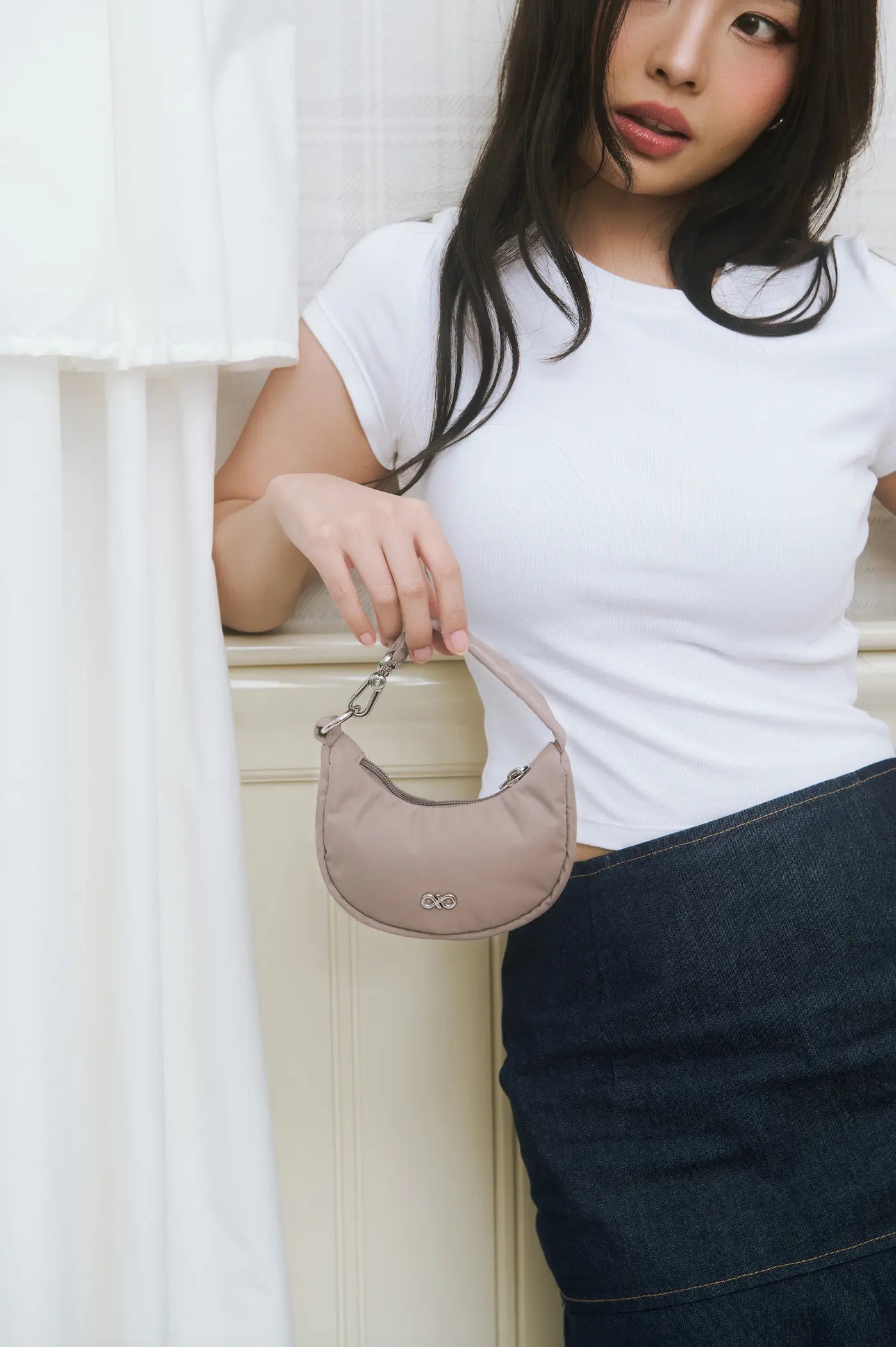 NANO POUCH IN TAUPE 