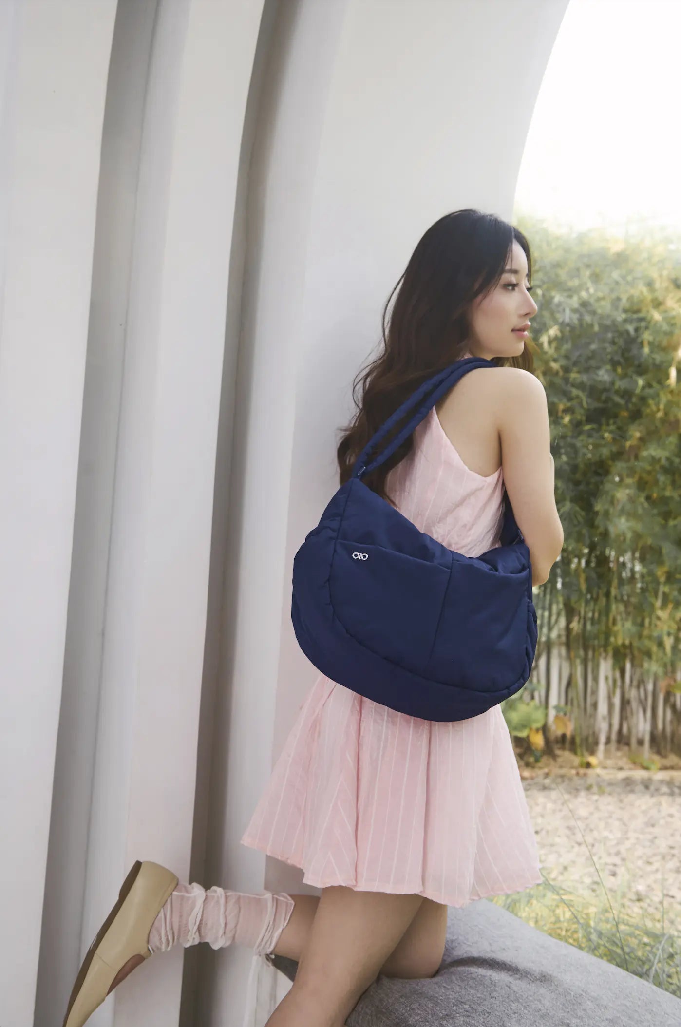 SIGNATURE POCKET CROSSBODY BAG 2.0 IN POSH MIDNIGHT 