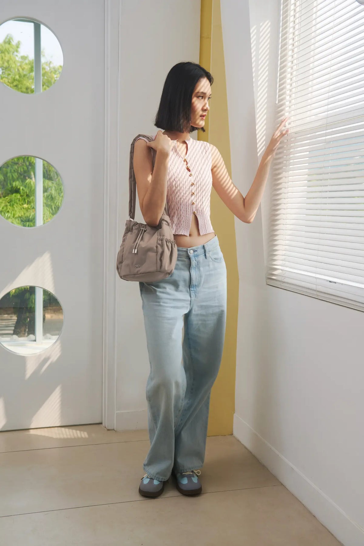 MINI COSY LUXE BUCKET BAG IN TAUPE 