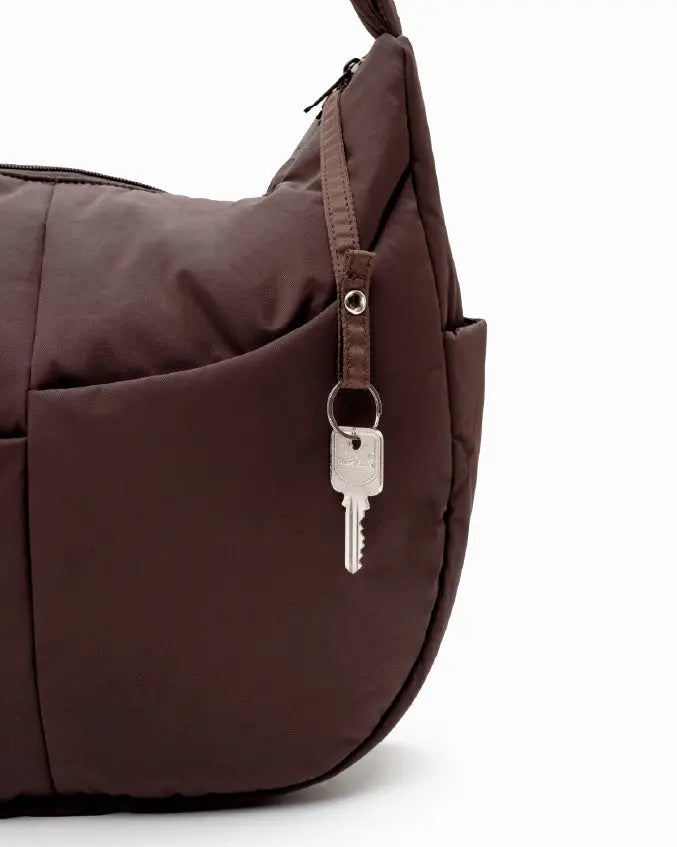 XL SIGNATURE POCKET CROSSBODY BAG IN CHOCO 