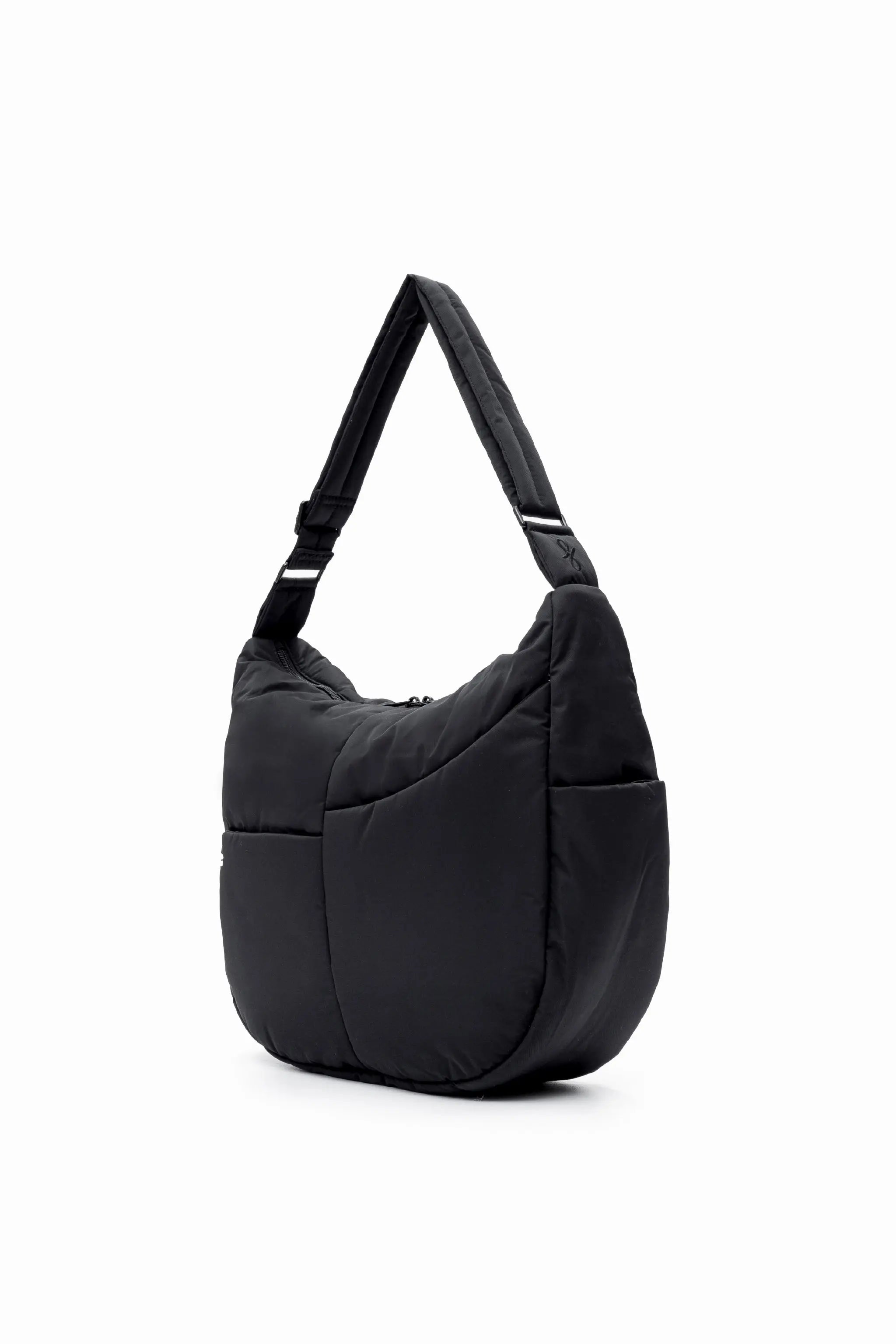 XL SIGNATURE POCKET CROSSBODY BAG IN JET BLACK 