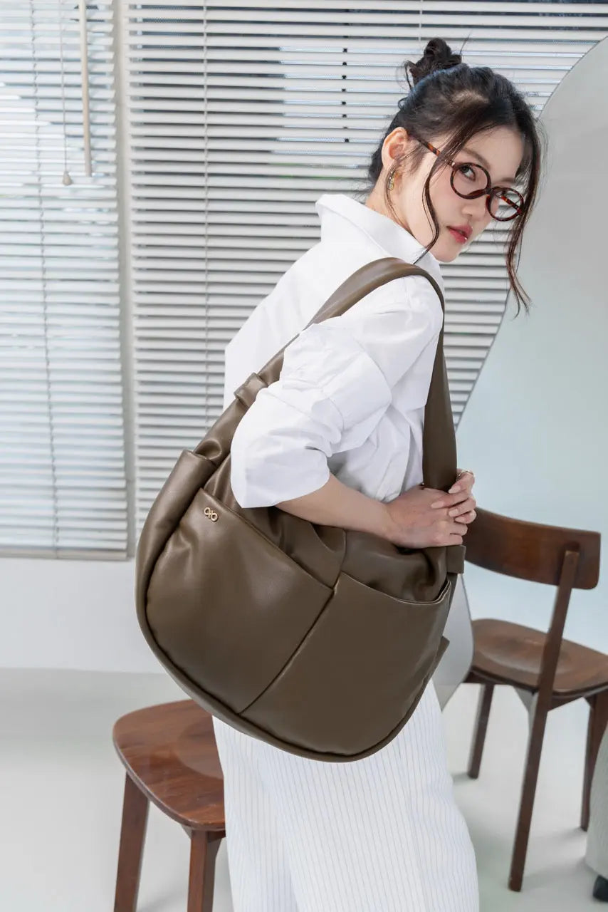 SIGNATURE POCKET SLOUCHY HOBO IN OLIVE TSL Singapore