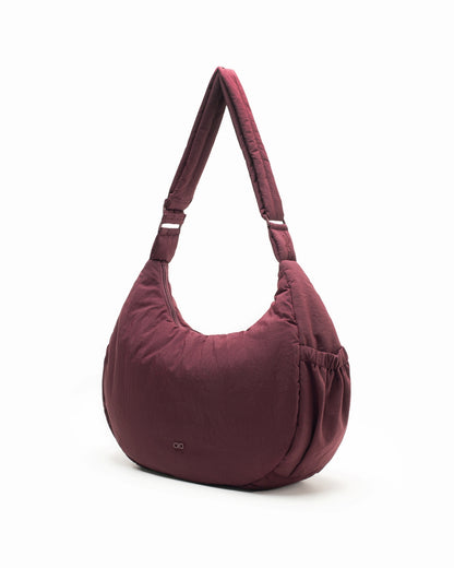 XL COSY PUFFY CROSSBODY BAG IN WINE