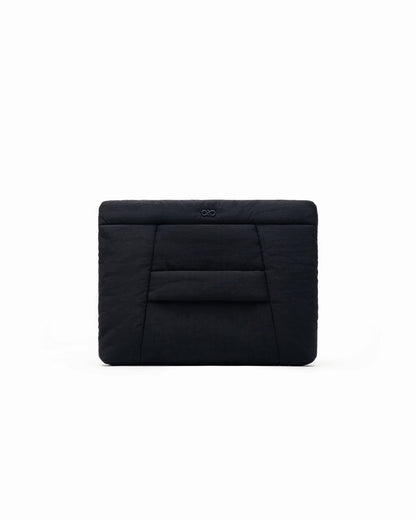 COSY PUFFY CLUTCH BAG IN JET BLACK