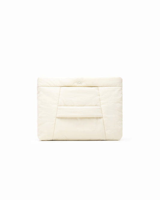 COSY PUFFY CLUTCH BAG IN MOONBEAM